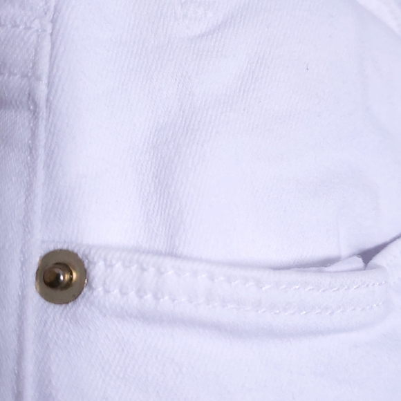 FRAME Denim Le High Flare Jeans in Blanc - Picture 5 of 10